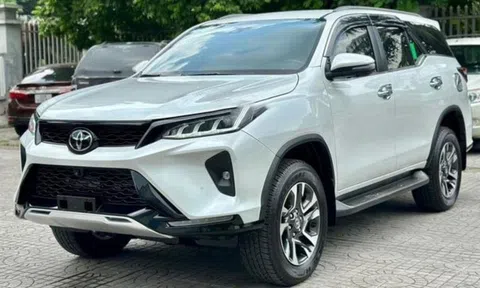 Toyota Fortuner 2024 ra mắt Việt Nam: Giảm giá bán, nâng cấp tiện nghi
