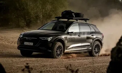 SUV điện Audi Q8 e-tron ra mắt phiên bản off-road cực ngầu, chung trang bị với Porsche 911 Dakar