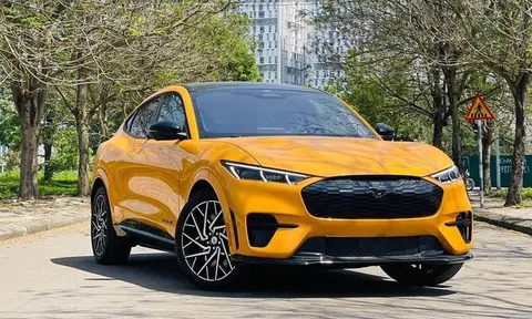 Hạ giá cả 2 tỷ để tìm khách, chỉ có thể là Ford Mustang Mach-E