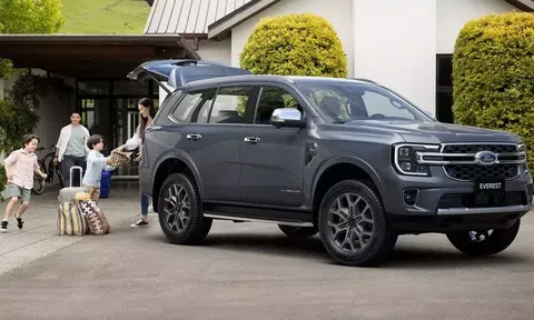 Ford Everest được hãng ưu đãi phí trước bạ, quyết đấu Toyota Fortuner