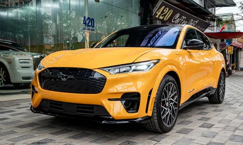 Xe điện Ford Mustang Mach-E chấp nhận bán "lỗ" tới gần 2 tỷ đồng dù chưa lăn bánh