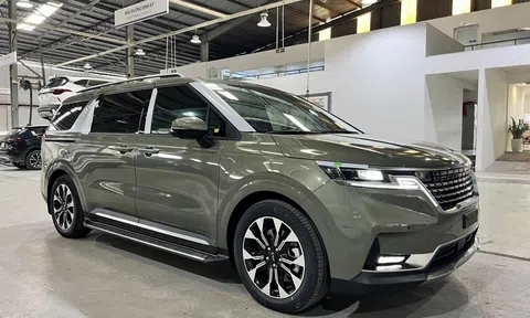 Lô Kia Carnival mới xuất xưởng đầu năm 2024 đã được giảm giá sâu tại đại lý