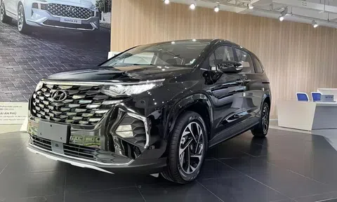 Hyundai Custin giảm giá "sập sàn" tại đại lý, quyết đua doanh số với Toyota Innova Cross