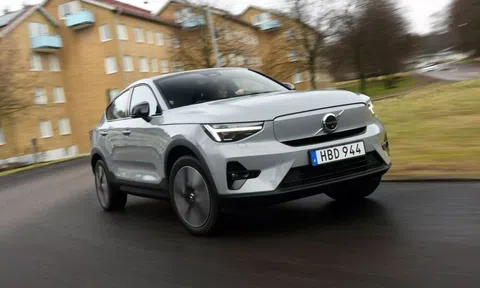 Phiến quân Houthi ‘cắt’ chuỗi cung ứng, Volvo và Tesla tổn thất lớn