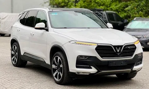 Sau 4 năm lăn bánh, VinFast Lux SA2.0 cũ được chào bán với mức giá không tưởng