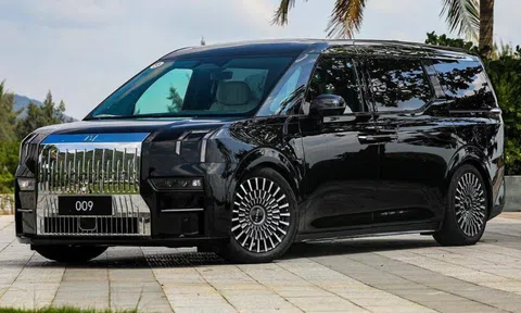 MPV điện Zeekr 009 2024 ra mắt: Lưới tản nhiệt ‘biến hóa’ linh hoạt, tầm hoạt động hơn 800 km