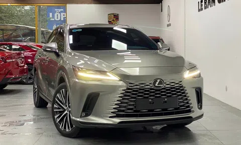 Lexus RX 350 "siêu lướt" mới lăn bánh 6.000 km đã rao bán với giá khó tin