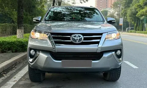 Lăn bánh 5 vạn km, Toyota Fortuner lên sàn xe cũ với giá chỉ ngang Hyundai Creta