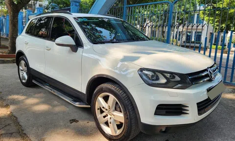 SUV hạng sang Volkswagen Touareg lăn bánh một thập kỷ mất giá hơn 2 tỷ đồng