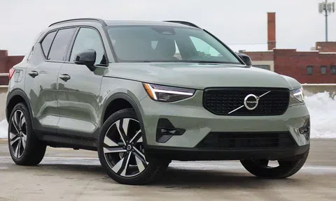 SUV hạng sang Volvo XC40 "lĩnh án" triệu hồi do lỗi đèn báo rẽ
