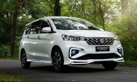 Loạt xe hybrid chạy đua giảm giá tới 140 triệu đồng ngay đầu năm 2024
