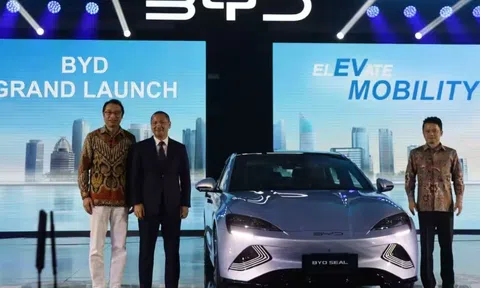 Đối thủ của VinFast ‘chơi lớn’, ra mắt đồng thời 3 mẫu xe điện mới tại Indonesia