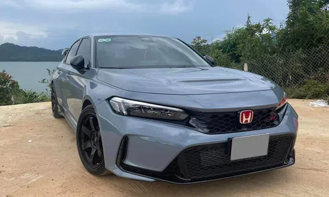 Hàng hiếm Honda Civic Type R mới đi 5.000 km đã lên sàn xe cũ với giá "cực sốc"
