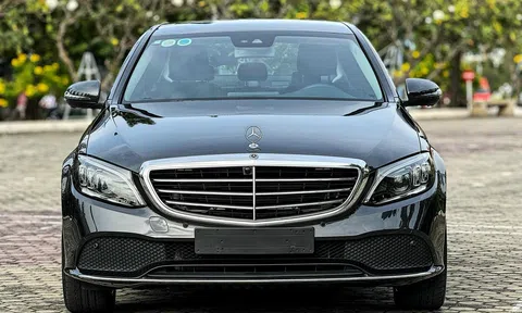 Ngỡ ngàng giá chào bán của Mercedes-Benz C 200 Exclusive "lướt" sau 3 năm lăn bánh