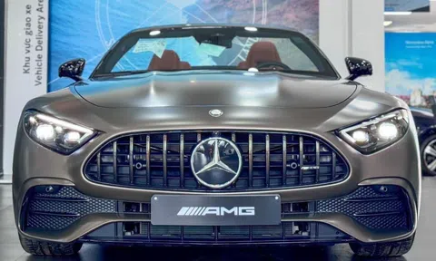 Xe mui trần Mercedes-AMG SL 43 về đại lý Việt Nam, sẵn sàng đối đầu Jaguar F-Type, Porsche 911