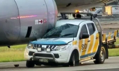 Bán tải Mitsubishi Triton ‘lạc lối’, đâm vào máy bay Airbus A320 đang đỗ trên đường băng