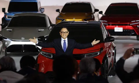 Bất chấp số liệu, chủ tịch Toyota vẫn tuyên bố chắc nịch về tương lai xe điện