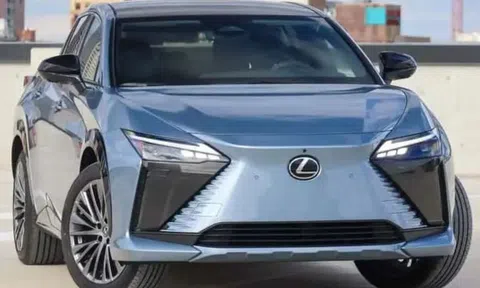 Trải nghiệm Genesis GV70 Electrified và Lexus RZ450e: Vì sao xe điện Hyundai tốt hơn Toyota?