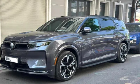 Giật mình với giá chào bán của VinFast VF 9 "siêu lướt" mới lăn bánh 2.000 km