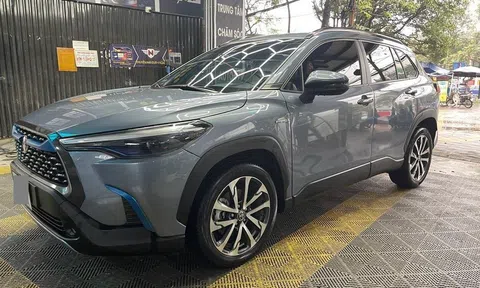 Sau 3 năm lăn bánh, Toyota Corolla Cross Hybrid cũ được rao bán với giá khó tin