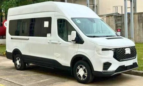 Xe dịch vụ ‘quốc dân’ Ford Transit 2024 cập bến Việt Nam, mở bán trong năm nay?