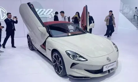 Xe điện mui trần MG Cyberster ra mắt phiên bản đặc biệt, giá quy đổi từ 1,2 tỷ đồng