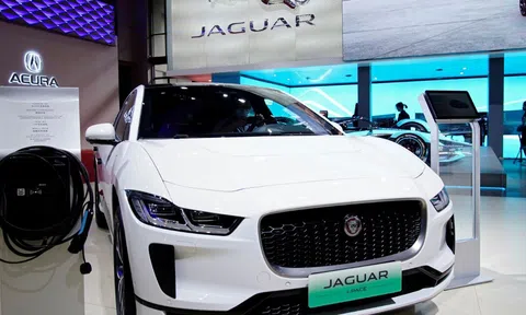 Cuộc chiến giảm giá xe điện lan sang xe xăng, nhiều nhà sản xuất ô tô ‘lo sốt vó’