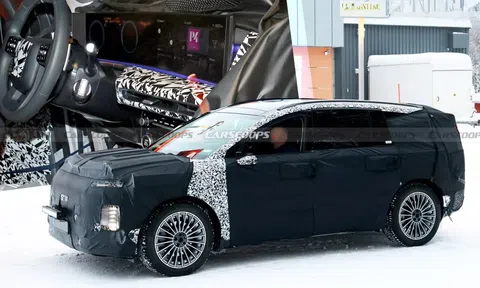 SUV điện Hyundai Ioniq 7 2025 lộ thiết kế nội thất với màn hình "khủng"