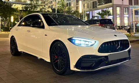 Xế hiếm Mercedes-AMG C 43 chạy ‘siêu lướt’ gần 6.000 km được rao bán với giá khó tin