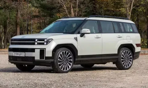 Có thế hệ mới, Hyundai Santa Fe vẫn chưa thể vượt qua 'người anh em' Kia Sorento trên sân nhà