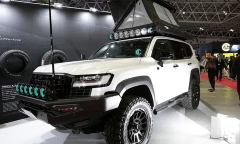 Cận cảnh những phiên bản cực ‘độc’ của Toyota Land Cruiser tại triển lãm xe độ lớn nhất Nhật Bản