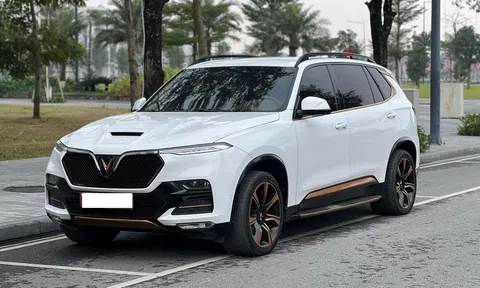 Mua VinFast President chạy lướt, tiền tiết kiệm sắm được thêm Lexus RX mới