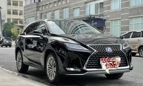 Sử dụng 4 năm, chủ xe Lexus RX 450h rao bán lại với mức giá khó tin