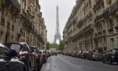 Thành phố Paris sẽ thu phí đỗ xe cao gấp 3 lần đối với ô tô ‘quá cỡ’, đặc biệt là SUV
