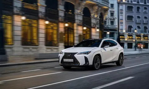 Lexus UX 2025: "Uống" chỉ 5,4 lít xăng/100 km, giá quy đổi từ hơn 900 triệu đồng