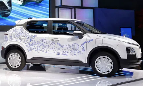 Cận cảnh dàn xe điện VinFast sắp trình làng tại triển lãm ô tô Indonesia