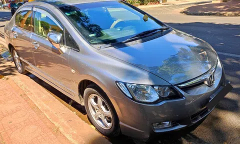 Honda Civic rao bán với giá chỉ hơn 200 triệu đồng sau 15 năm lăn bánh