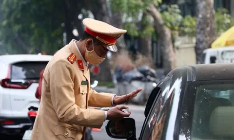 Bị xử phạt vi phạm nồng độ cồn, người lái thanh minh ‘chỉ uống vài chén rượu thuốc’