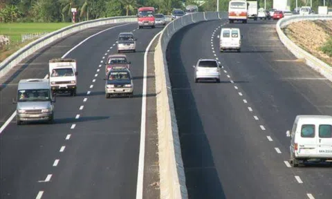 Di chuyển trên cao tốc, tài xế cần ‘nằm lòng’ những điều gì để đảm bảo an toàn?