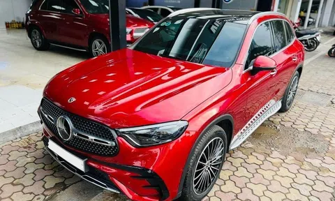 Mới chạy 5.000 km, Mercedes-Benz GLC 300 4Matic đã bán lại với giá ngỡ ngàng