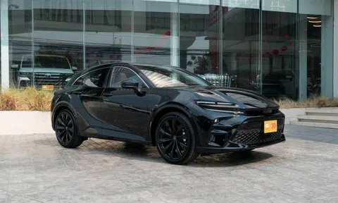 Chiêm ngưỡng chiếc SUV Toyota Crown Sport đầu tiên tại Đông Nam Á