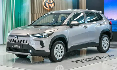 Toyota Corolla Cross 2024 nhận đặt cọc tại Việt Nam: Có 2 phiên bản, dự kiến giao xe trong tháng 5