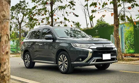 Bất ngờ giá chào bán của Mitsubishi Outlander 'lướt' sau 2 năm lăn bánh
