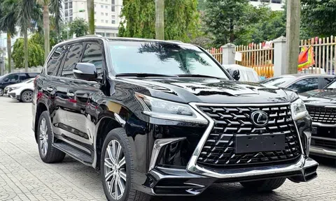 Ngỡ ngàng giá chào bán của Lexus LX 570 cũ sau 8 năm lăn bánh
