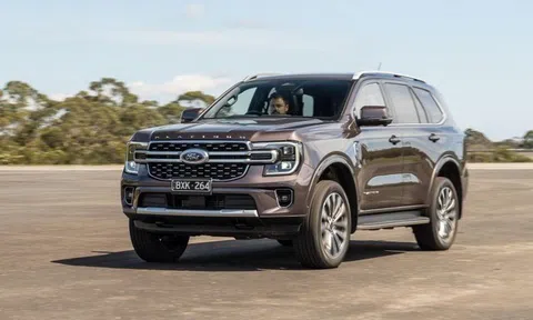 Ford Everest Platinum bản cao cấp nhất được xác nhận sắp về Việt Nam