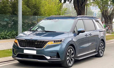 Xe gia đình Kia Carnival cũ rớt giá ngỡ ngàng sau 3 năm lăn bánh