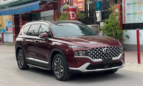 Sau 2 năm sử dụng, Hyundai Santa Fe 'lướt' được chủ nhân bán lại với giá khó tin