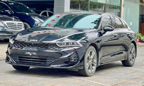 Kia K5 mới lăn bánh 1 năm đã rớt giá khó tin trên sàn xe cũ
