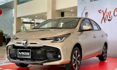 Toyota Việt Nam bất ngờ giảm giá mạnh cho Vios và Veloz Cross
