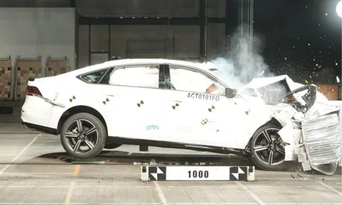 Mẫu xe đối thủ của Toyota Camry đạt điểm tối đa trong bài kiểm tra va chạm
